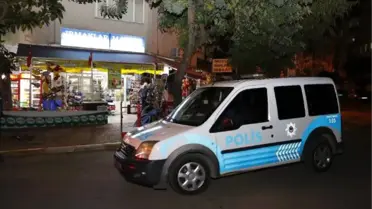 Markete Giren Hırsız 'Avuç' Dolusu Parayı 1 Dakikada Çaldı