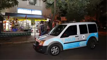 Markete Giren Hırsız 'Avuç' Dolusu Parayı 1 Dakikada Çaldı
