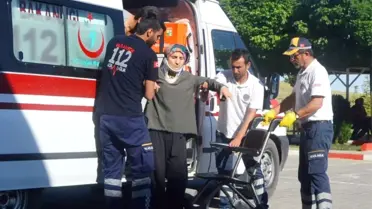 Hafif Ticari Araç Şarampole Yuvarlandı: 5 Yaralı