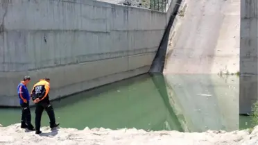 Havuza Düşen Çocuk Kayboldu, Arkadaşı Kurtarıldı
