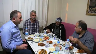 Vali Doğanay, İftarda Vatandaşın Evine Konuk Oldu