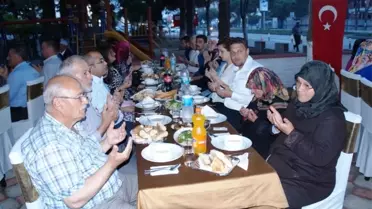 Lapseki'de Gazi ve Şehit Ailelerine İftar Verildi