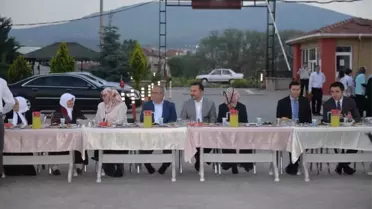 Vali ve Eşi İftarını, Çocuk Evleri Sitesinde Kalan Çocuklarla Yaptı