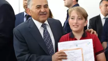 Başkan Büyükkılıç, 'Eğitimdeki Başarı Gelecek Türkiyesi İçin Ümit Veriyor'