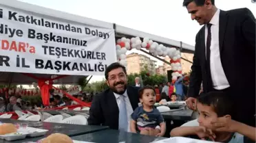 Beşiktaş Belediye Başkanı Hazinedar, Diyarbakır'da İftar Açtı