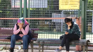 İçeride Adaylar,dışarıda Yakınları Heycan Yaşadı