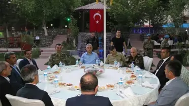 Vali Toprak Güvenlik Korucuları ile İftar Yaptı