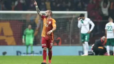 Hollanda Basınından Flaş Sneijder İddiası!