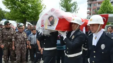 Şehit Öğretmen Gelin Duvağıyla Son Yolculuğuna Uğurlanıyor