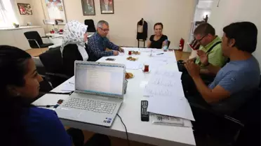 Bayraklı'da Duvar Yazıları Yarıştı