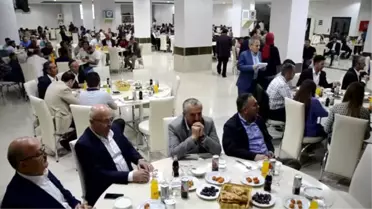Düzce Belediyesi Yüksekova'da 2 Bin Kişiye Iftar Verdi