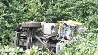 Kontrolden Çıkan Kamyon Uçuruma Yuvarlandı: 1 Yaralı