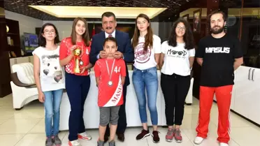 Başarılı Sporcular Başkan Gürkan'ı Ziyaret Etti