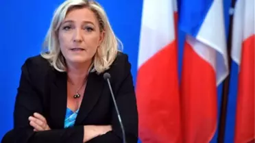 Ap, Le Pen'in Dokunulmazlığını Kaldırdı