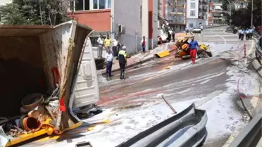 Freni Boşalan Kamyon 6 Araca Çarptı: 4 Yaralı