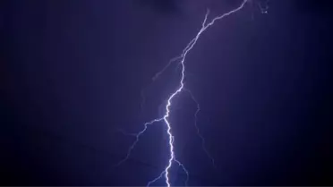 Tarlaya Yıldırım Düştü; 2 Ölü, 5 Yaralı