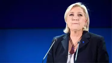 Avrupa Parlamentosu Le Pen'in Dokunulmazlığını Kaldırdı