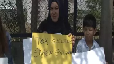 Metris Önünde Erken Yaşta Evlilik Mağdurlarından Eylem