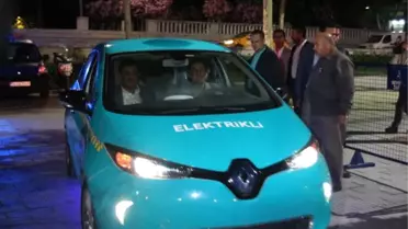 Elektrikli Taksiler Taksim Meydanı'nda Görücüye Çıktı