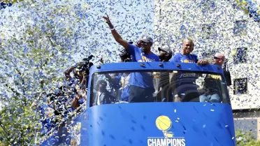 Golden State Warriors, Şampiyonluğu 1 Milyon Taraftarla Kutladı