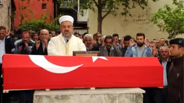 Kalp Krizi Geçiren Polis Memuru Toprağa Verildi