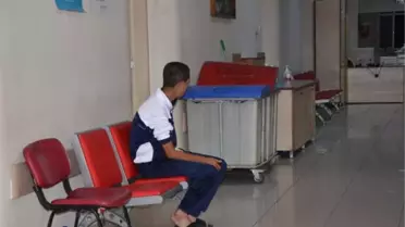 Manisa'da 69 Asker, Gıda Zehirlenmesi Şüphesiyle Hastaneye Kaldırıldı (2) - Yeniden