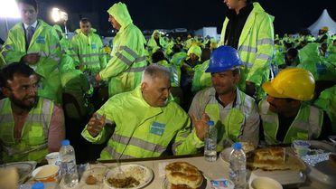 Yıldırım, 3. Havalimanı İşçileriyle İftar Yaptı