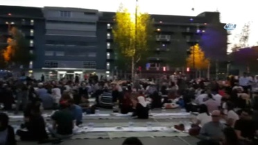 Zürih'te Muhteşem Açık Hava İftarı- Zürih'in En Önemli Meydanlarından Turbineplatz'ta Düzenlenen...