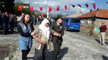 Şehit Uzman Çavuş Erol'un Cenazesi Konya'ya Getirildi (2)