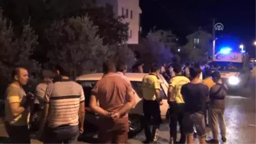 Otomobil Bahçe Duvarına Çarptı: 5 Yaralı