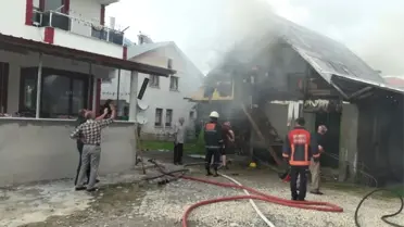 Sakarya'da Samanlıkta Çıkan Yangın Paniğe Neden Oldu