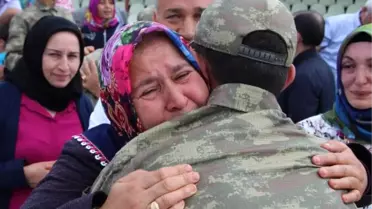 Acemi Erlerin Yemin Töreninde Duygu Dolu Anlar Yaşandı