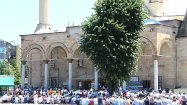 Düzce'de Camiler Doldu Taştı