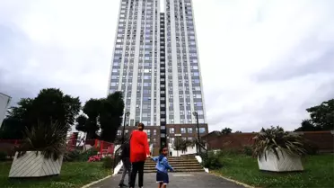 İngiltere'de Yangın Sonrası 600'e Yakın Binaya İnceleme: 7 Bina Testi Geçemedi