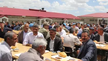 Başkale'de Emekli Olan Güvenlik Korucularına Veda Yemeği