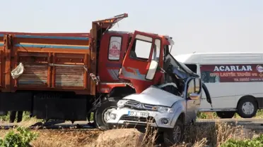 Askeri Araçla Kamyon Çarpıştı: 1 Şehit, 5 Yaralı