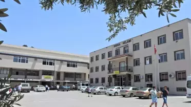 Çeşme'de Lisenin Taşınma Söylentisi Tepkilere Yol Açtı