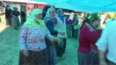 Annesinin Katiline 'Öldür' Talimatı Veren Genç Kız Toprağa Verildi
