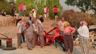 Çanakkale'de Korkutan Yangın! Alevler Büyüyünce Bir Köy Boşaltıldı