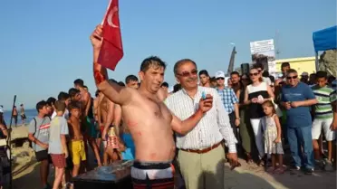 Gelibolu'da Yağlı Direk Yarışması Heyecanı