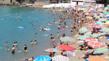 Hava Sıcaklığı 30 Dereceyi Geçti, Plajlar Doldu Taştı