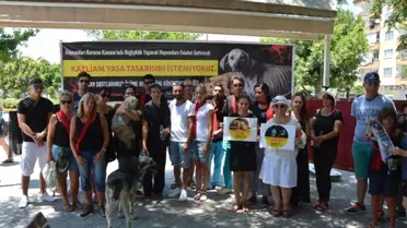 Ortaca'da Hayvanseverlerden Eylem