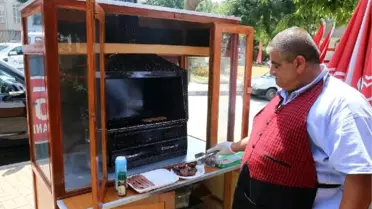 Köfteci Hasan Usta Ekmek Teknesine Kavuştu