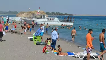 Adilcevaz Sahillerinde Yoğunluk
