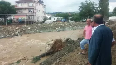 Çınarcık'ta Yağış Su Baskınına Neden Oldu (4)
