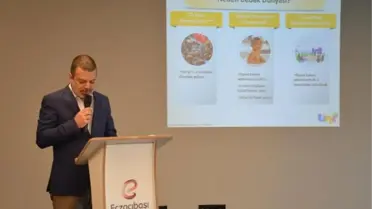 Uni' Anneleri Dinleyerek Büyüyor