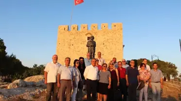 Kuşadası Belediye Meclisi Güvercinada'da Toplantı