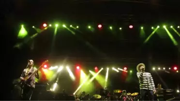 Kuşadası Gençlik Festivali'nin İlk Gününe Mfö Damgasını Vurdu