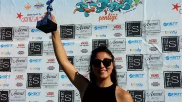 Alaçatı'da Çağla Kubat İkinci Eşi Birinci Oldu