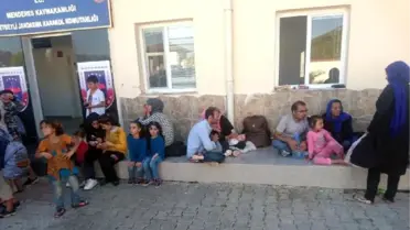 İzmir'de Yunan Adalarına Gitmek İsteyen 123 Kaçak Yakalandı
